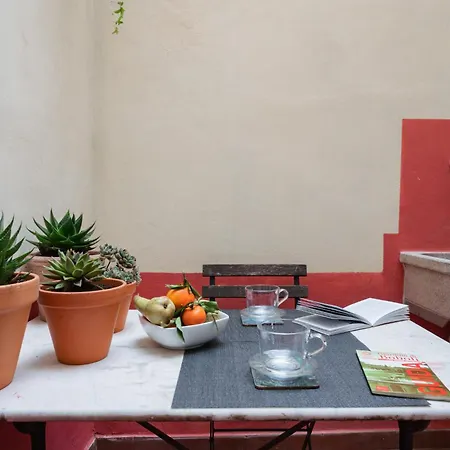 Charming In The Heart Of Santo Spirito