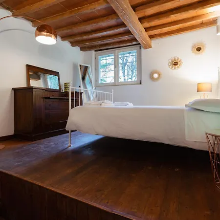 Apartment Charming In The Heart Of Santo Spirito Florenz