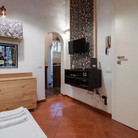Charming In The Heart Of Santo Spirito * Florenz