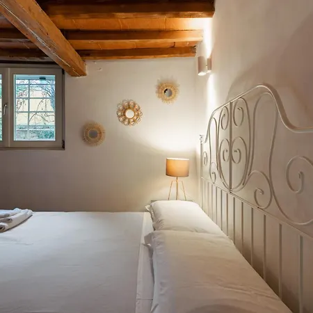 Charming In The Heart Of Santo Spirito 아파트 *